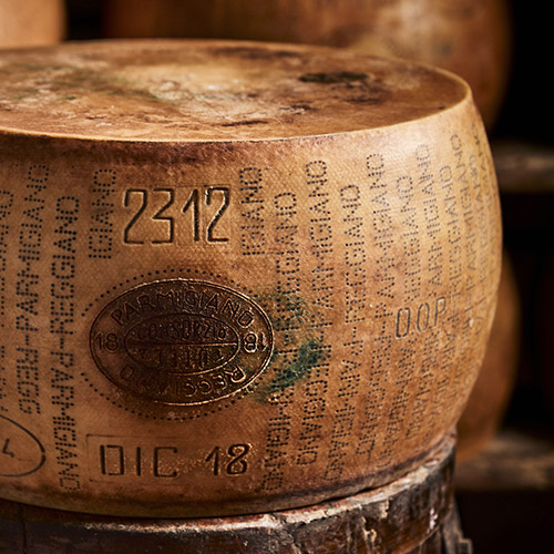 Parmigiano Reggiano DOP 24M Rueda Gennari